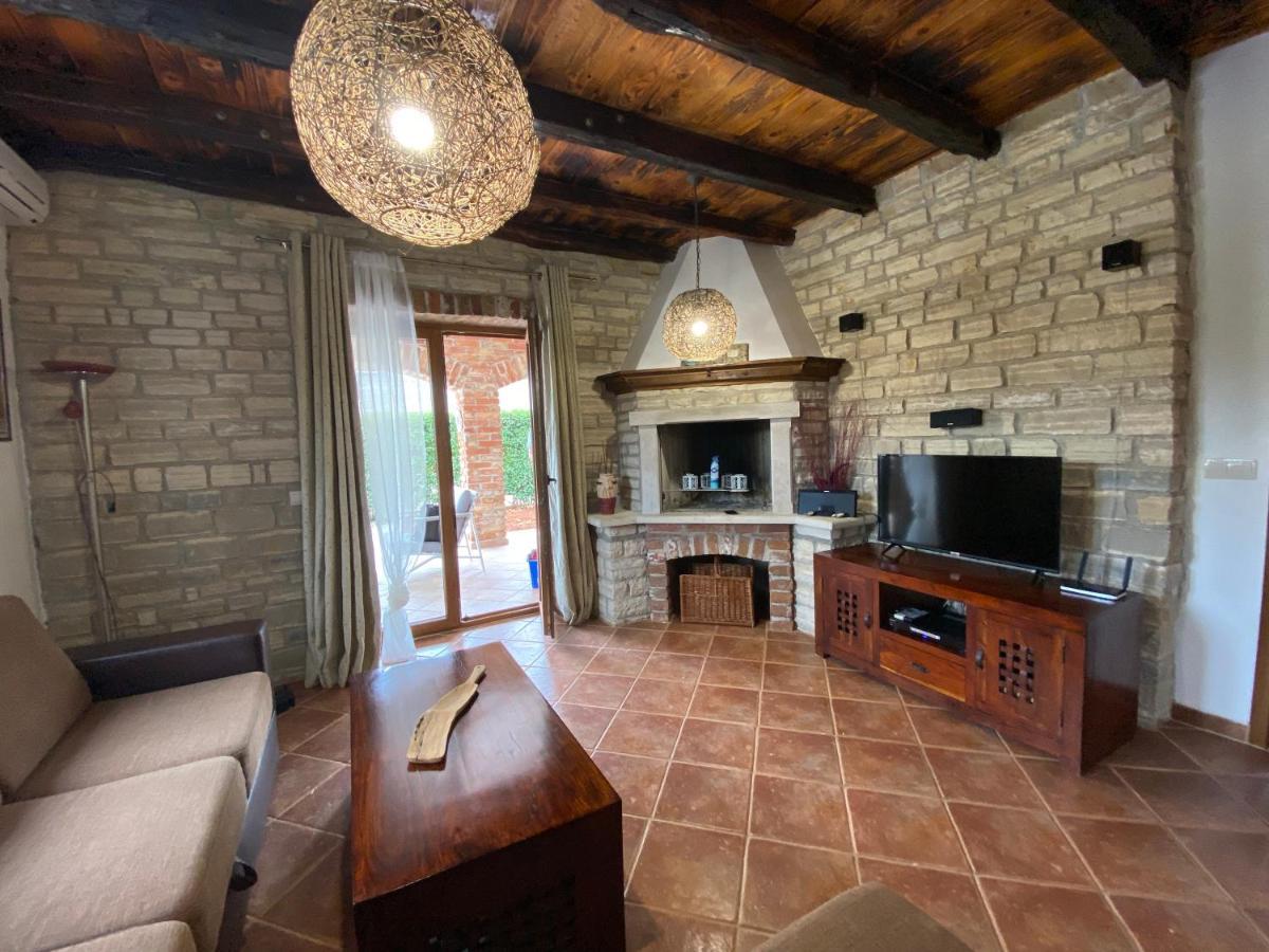 Paradise Villa Cassonni Istria 4 Stars Butkovici  Bagian luar foto